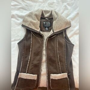 Kuhl Women's Dark Brown and Cream Vest
